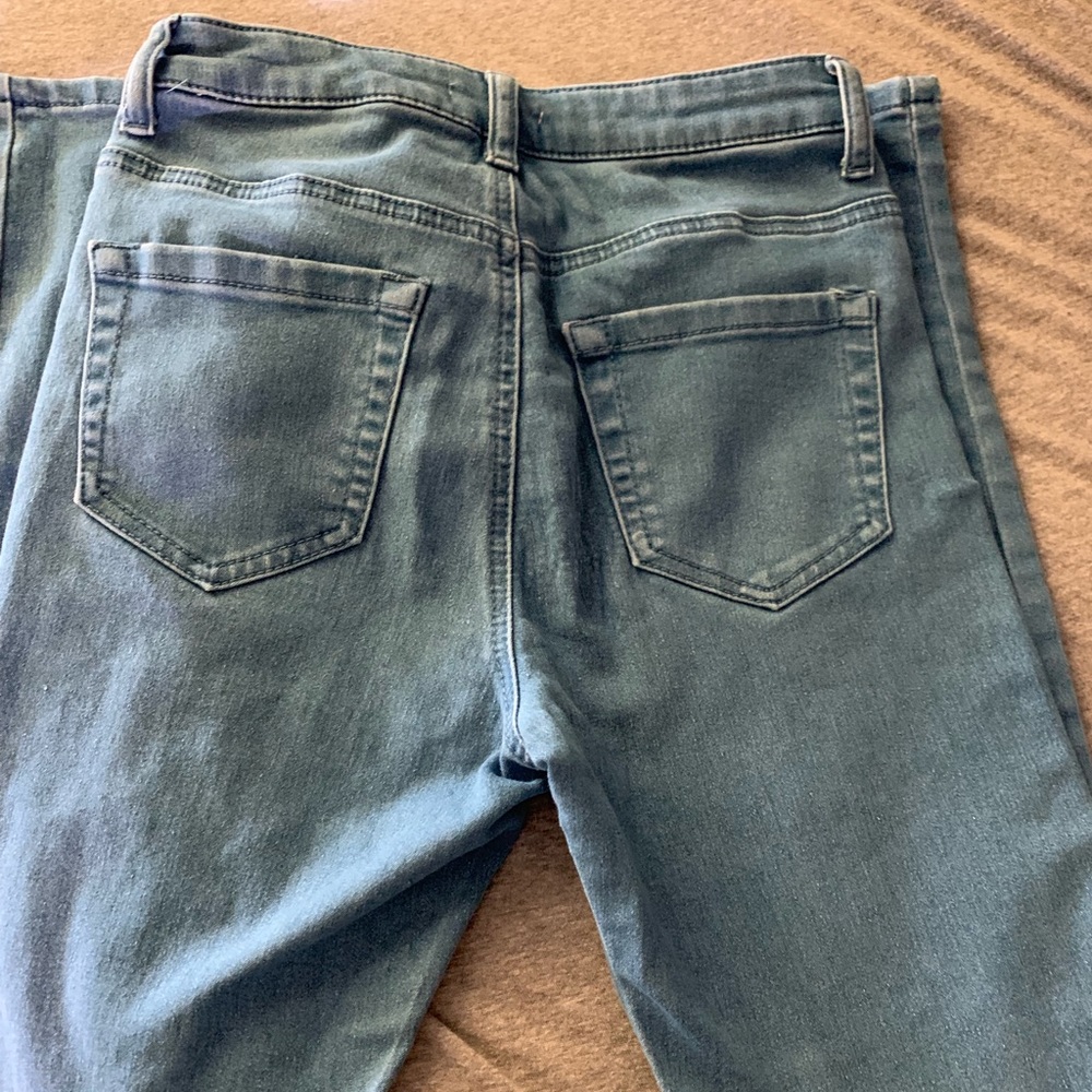 Forever 21 skinny jeans ! Very cute